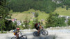 Vallorcine s'enfoncent péniblement dans la vallée, alors que les premiers sourires fleurissent sur les visages rougis par l'effort. Prélude à une belle journée. AlpTT_Col_Balme_001.jpg