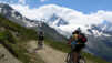 La pente qui se radoucit localement nous permet de savourer le panorama grandiose sur l'Aiguille d'Argentière et les Aiguilles Vertes. AlpTT_Col_Balme_005.jpg