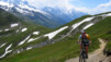 L'arrière-garde de la colonne de ravitaillement arrive en même temps que les premiers bouchons sautent. AlpTT_Col_Balme_008.jpg