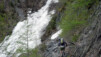 Purée, qu'est-ce qu'il y a comme couloirs à avalanches sur ce bisse. Maintenant, je comprends mieux pourquoi il est interdit aux VTT. C'est vachement dangereux ces trucs-là. Bisse_Saxon_09_014.jpg
