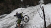 Meuh non, quelle méfiance, juste un 486ème couloir garni de neige à traverser, trois fois rien. Bisse_Saxon_09_016.jpg