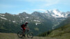 Sous nos yeux émerveillés, les flanc ouest du Nanztal, étonnant et sauvage vallon d’altitude, invisible et inaccessible depuis la vallée du Rhône. Bistinepass_006.jpg