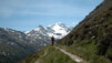 Contrairement aux sommets des Alpes Bernoises qui peinent à émerger des brumes laissées par le mauvais temps du début juillet, nous évoluons comme sur un nuage le long des rives du Wasserfuhre Heido. Bistinepass_010.jpg