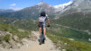 Au sortir des hauts-pâturages, nous découvrons soudain la route internationale du col du Simplon avec en contrebas, la silhouette caractéristique de l’ancien hospice. Bistinepass_025.jpg