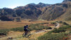 Le single-track qui court sur les bords de l'Ar du Tsan, l'endroit est connu, mais le moment reste toujours magique... Col-de-Cou_003.jpg