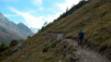 A la hauteur du hameau de Ouartse nous finissions par dégotter cet incroyable chemin, tout juste tracé dans le flanc du Mont des Ritses Evolene_Lac_Bleu_007.jpg