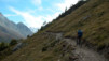 A la hauteur du hameau de Ouartse nous finissions par dégotter cet incroyable chemin, tout juste tracé dans le flanc du Mont des Ritses Evolene_Lac_Bleu_007.jpg