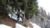 Même avec un hiver neigeux comme cette année, le début du chemin de l'alpage de Fenestral reste un mets bien sec et rugueux à avaler. Fenestral_Emaney_004.jpg