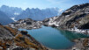 Quelques gouttes de turquoise dans un monde abrupt, rocheux et éternellement enneigé. Lac_Blanc_010.jpg