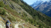 Les flancs du Hockenhorn : patchwork de pâturages jaunis, de myrtillers pourpres et de mélèzes encore accrochés à leur vert estival. Loetschental_013.jpg