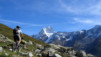 Omniprésent, sa majesté Bietschhorn reste constamment en point de mire. Comme un phare guide le marin, il régit notre avancée dans la longue vallée. Loetschental_016.jpg
