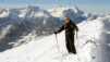 Deuxième planie : reprise de souffle, papotage enthousiaste ou séance de déneigement, selon les conséquences des premiers hectomètres dévalés. Mayens_Sarreyer_006.jpg