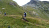 Pourtant, ce qui nous en sépare, c'est d'abord un chemin à flanc, qui n'oublie jamais d'être piégeux... Restipass_2011_010