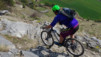 Vue la pression que tu mets dans tes pneus, t'as raison de te méfier des rochers glissants. Rothafen_14_011