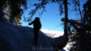 Contrejour pour une ascension alternant entre l'ombre glaciale de la forêt et l'intense lumière d'une radieuse journée d'hiver. Six_Blanc_004.jpg