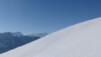 La trace de montée, pourtant fraîchement établie, est localement effacée par la neige que soulève le fort vent du nord. Tour_Famelon_09_005.jpg