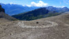 Art alpin ou jeu de patience. Souci du détail, le petit liseret de cailloux blancs pour souligner le bel arrondi du cercle. Tour_du_Serac_017