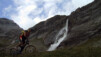 Les eaux de la Tièche chutent de la falaise des Outannes d’une hauteur de plus de 50 mètres dans un vacarme assourdissant. Varneralp_02_004.jpg