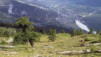 Je l’avais déjà repéré lors d’un portage en sens inverse. Il faut bien reconnaître que ce sentier l’art de déclencher en moi une sensation de bonheur : point de vue superbe, lacets innombrables, difficultés raisonnables et le tout dans une nature préservée, c’est un pur régal. Varneralp_02_008.jpg