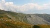 Le single de Planigrächti à Plammis traversant Varneralp, large et facile, laisse le temps de deviner les sommets environnants malgré les nuages et le brouillard auxquels je suis peu habitué en ces lieux. Varneralp_09-04