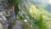 …dans la paroi rocheuse séparant le Schattuflüe du Chällerflüe (Tamiflüe?). Oui, elle est facile mais tellement d'actualité! Varneralp_09-08