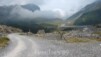 La désormais classique vue du col de Schwarenbach vers le Spittelmatte et le Stock, dans une ambiance un peu fantasmagorique que j'apprécie beaucoup. Aujourd'hui, le sol étant légèrement humide et peu glissant, je rejoindrai Kandersteg depuis la Gemmi en 50 minutes Varneralp_09-10