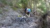 La fin d'ascension en sifflant ? Plutôt en soufflant ? Même à deux par E-bike, c'est loin d'être de tout repos. plan_vaches_011