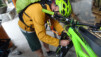 Sur les conseils avisés de Mikee, nous installons rapidement les accessoires indispensables pour survivre en BC, le "mudguard" et le couvre-sac. whistler_valley_003